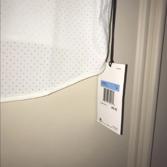 Nike top - Picture 5 of 5